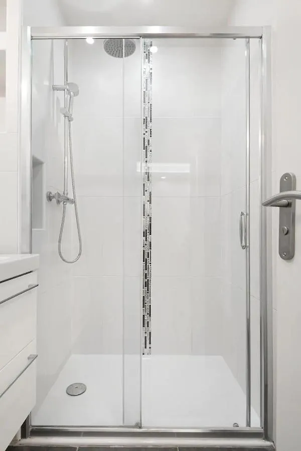 Apartment 3 Double Bedrooms In Montmartre Near Subway Ac