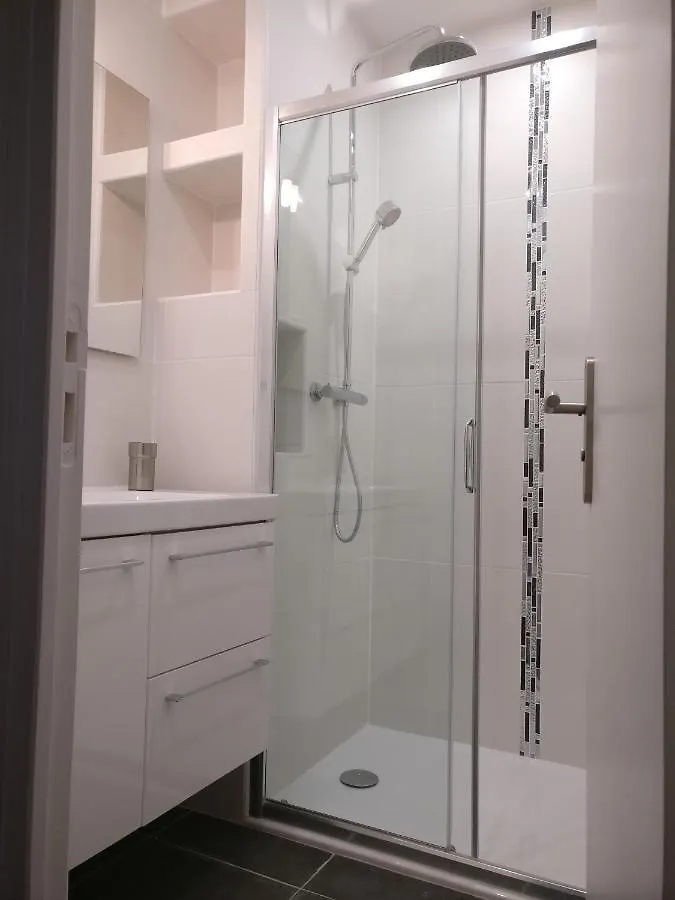 3 Double Bedrooms In Montmartre Near Subway Ac