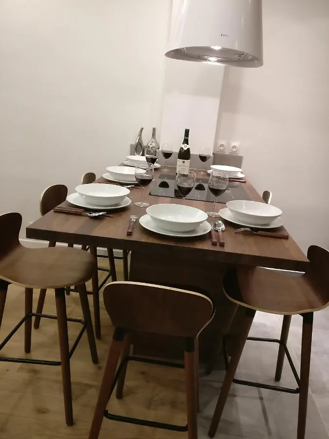 3 Double Bedrooms In Montmartre Near Subway Ac Apartment
