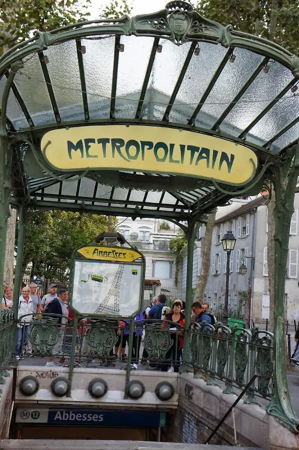 3 Double Bedrooms In Montmartre Near Subway Ac París